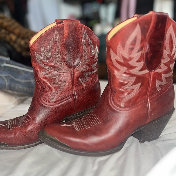 Idyllwind Shoes - IDYLLWIND WOMEN'S WHEELS WESTERN BOOTIES - ROUND TOE RED WOMENS WESTERN BOOTS